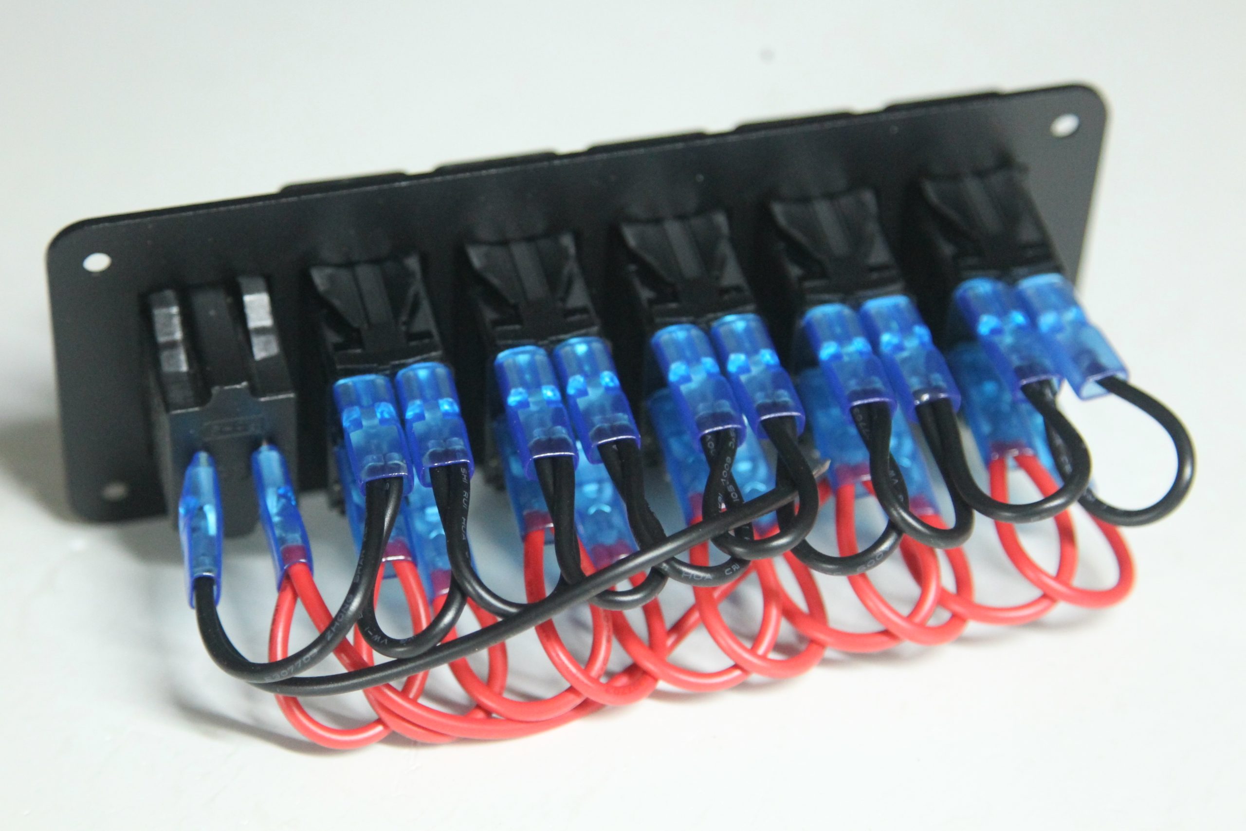 kapcsoló modul 5 kapcsoló 2 db usb feszültség kijelző