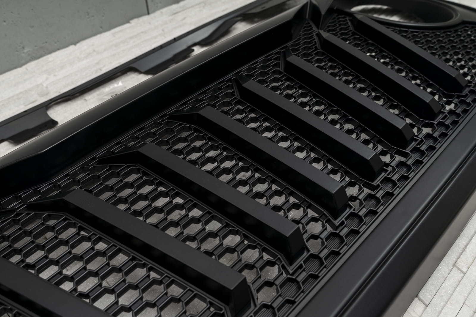 Jeep Wrangler JL-JT hűtőmaszk INFERNO - Image 3